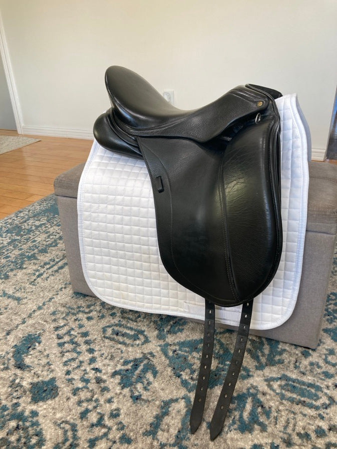 SCHLEESE Schleese Infinity II 17.5” Dressage Saddle (4)
