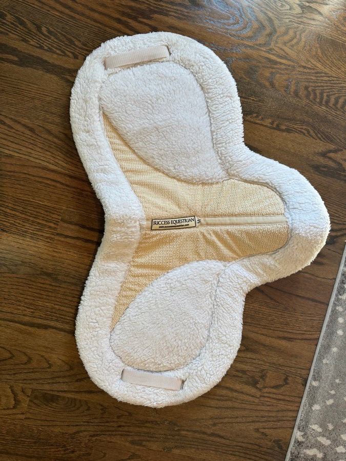 SUCCESS EQUESTRIAN Non Slip Saddle Pad (2)